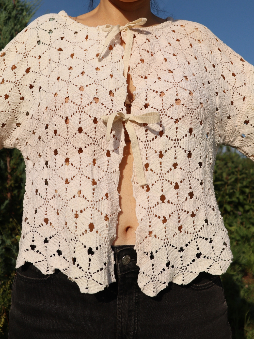 Upcycled Vintage Crochet Tablecloth Tie-Front Sweater Cardigan - Cream L • XL - Picture 9 of 10